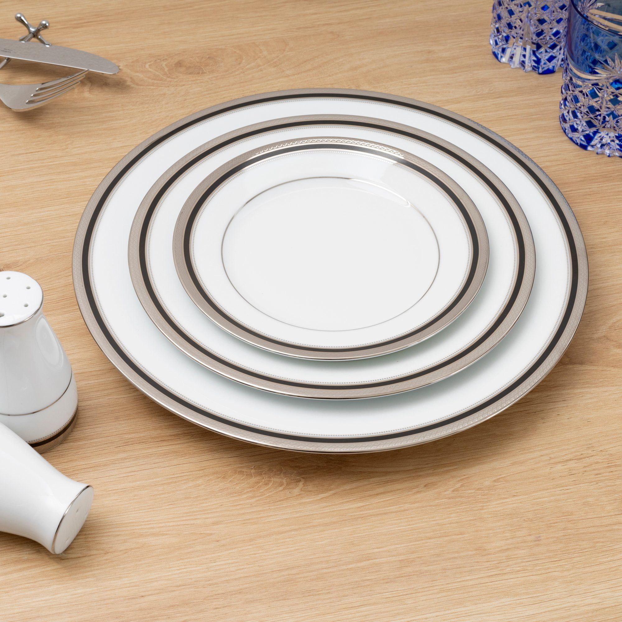 Bộ đĩa ăn kiểu Âu 22 món (cho 6 người) sứ trắng | Noritake Austin Platinum 4360L - D024AL