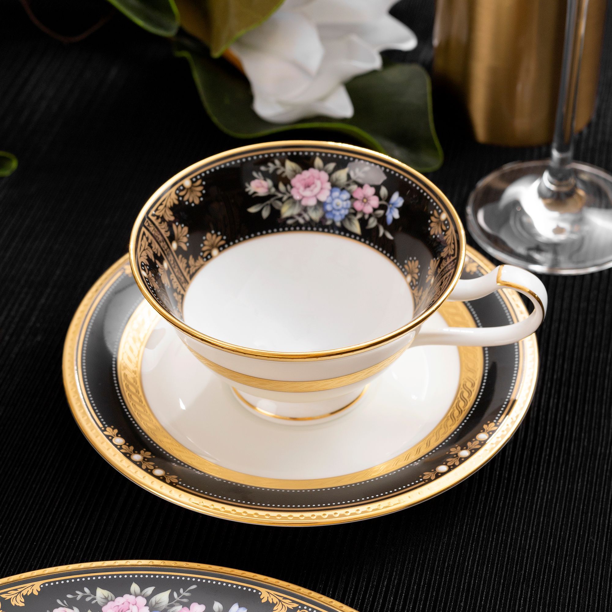 Chén trà (tách trà) dáng loe dung tích 220ml kèm đĩa lót sứ xương Nhật Bản | Noritake Evening Majesty 4818-1J - T59587