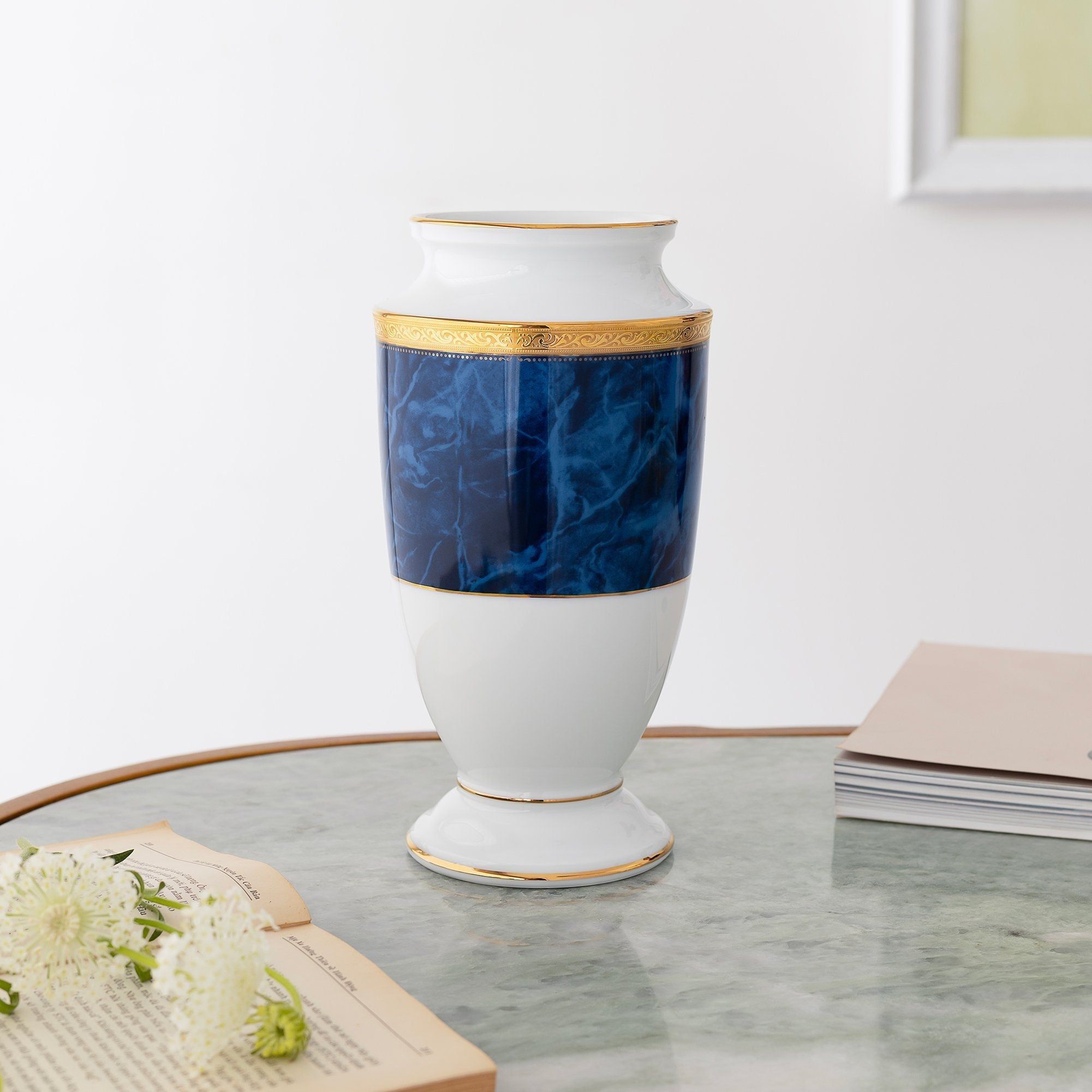 Bình hoa (lọ hoa) trang trí thân bầu cao 23cm (màu lam - sapphire) sứ trắng | Noritake Majestic Blue M-165L - T91875K