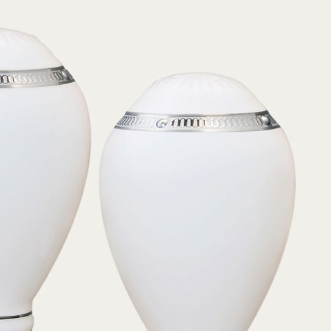  Bộ lọ đựng tiêu (2 lỗ) và muối (4 lỗ) cao 9,7cm sứ xương | Noritake Rochelle Platinum 4795L - 507710A 