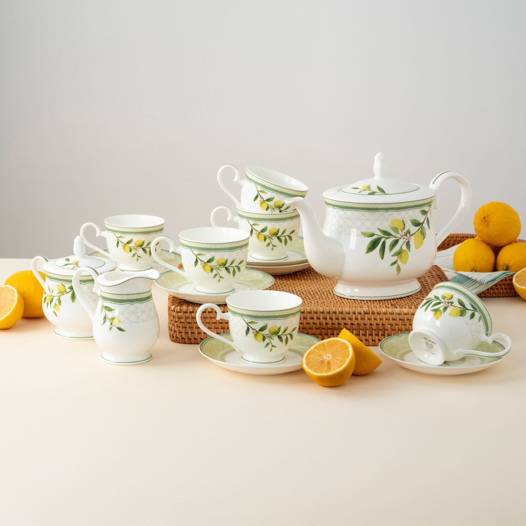 Bộ ấm chén uống trà (ấm 1.300ml, chén 230ml) 15 món sứ xương | Noritake Sorrento Breeze 4990L - T017A