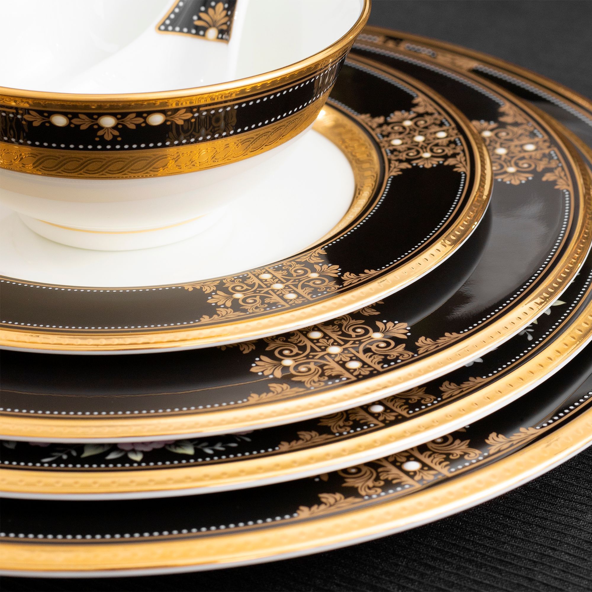 Đĩa tròn cỡ vừa đường kính 21,8cm sứ xương Nhật Bản | Noritake Evening Majesty 4818J - 59511