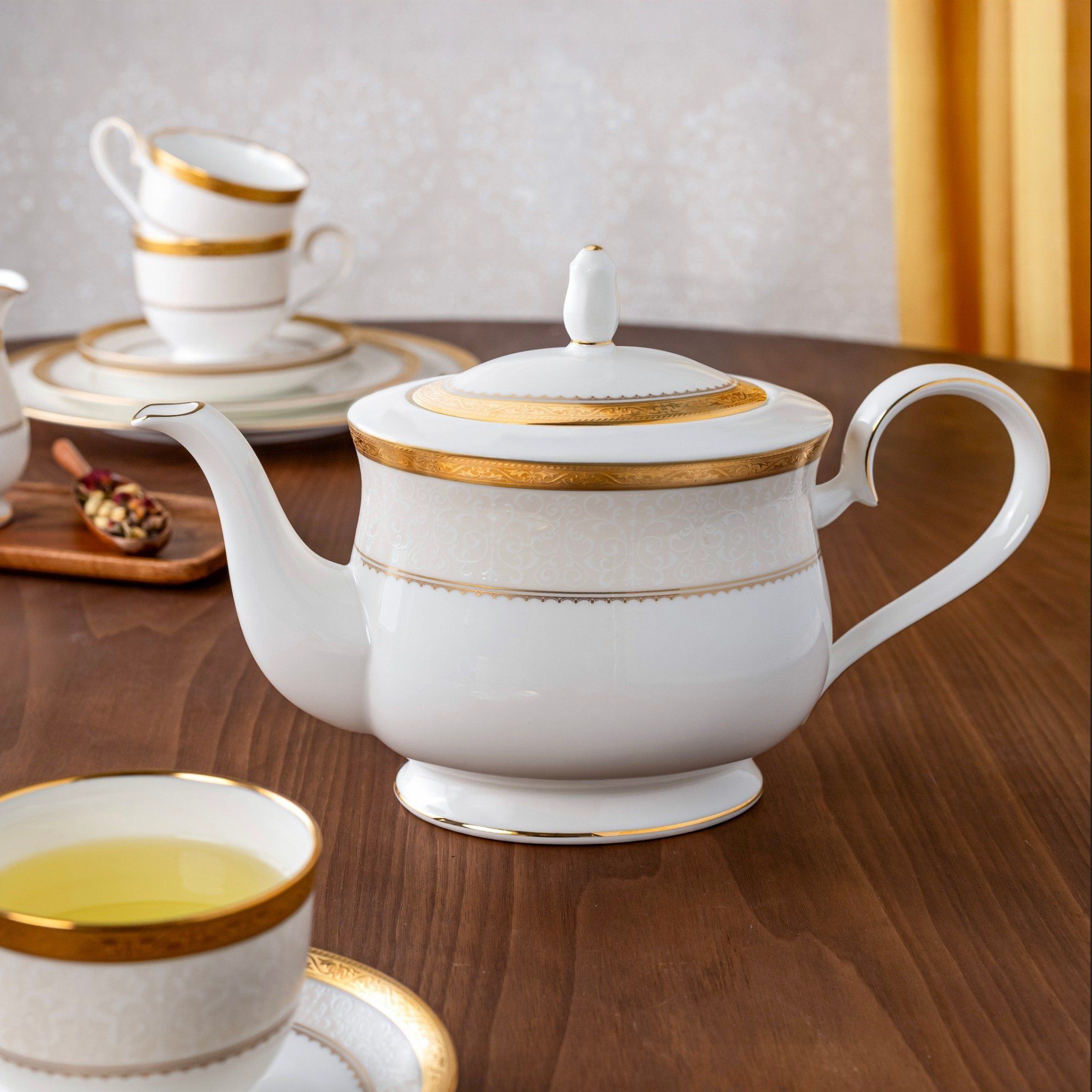 Bộ ấm chén uống trà (ấm 1.300ml, chén 230ml) 15 món sứ xương | Noritake Odessa Gold 4874L - T017A