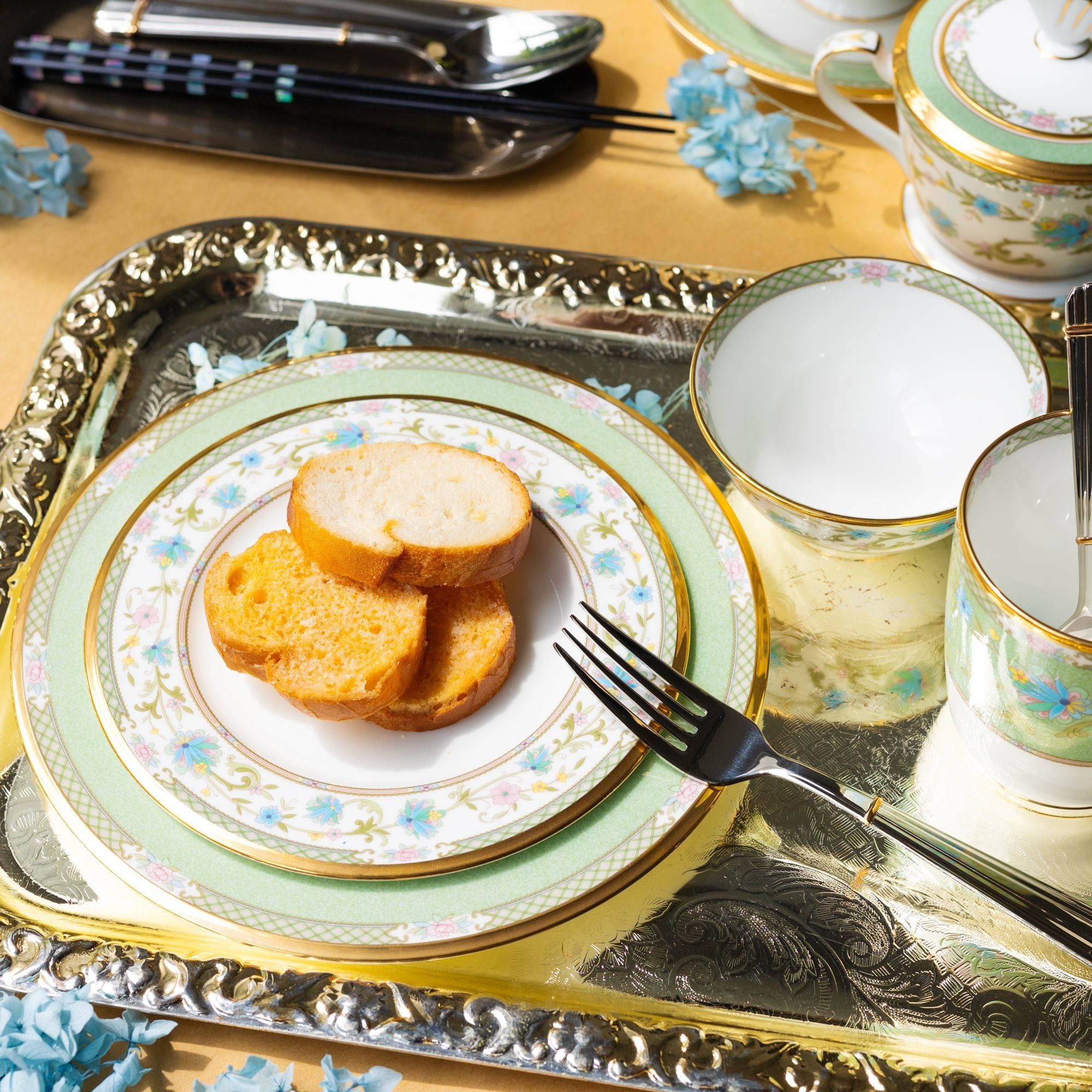 Đĩa tròn cỡ vừa đường kính 21,8cm loại đặc biệt (màu xanh lá) sứ xương Nhật Bản | Yoshino 9983-5J - 59511