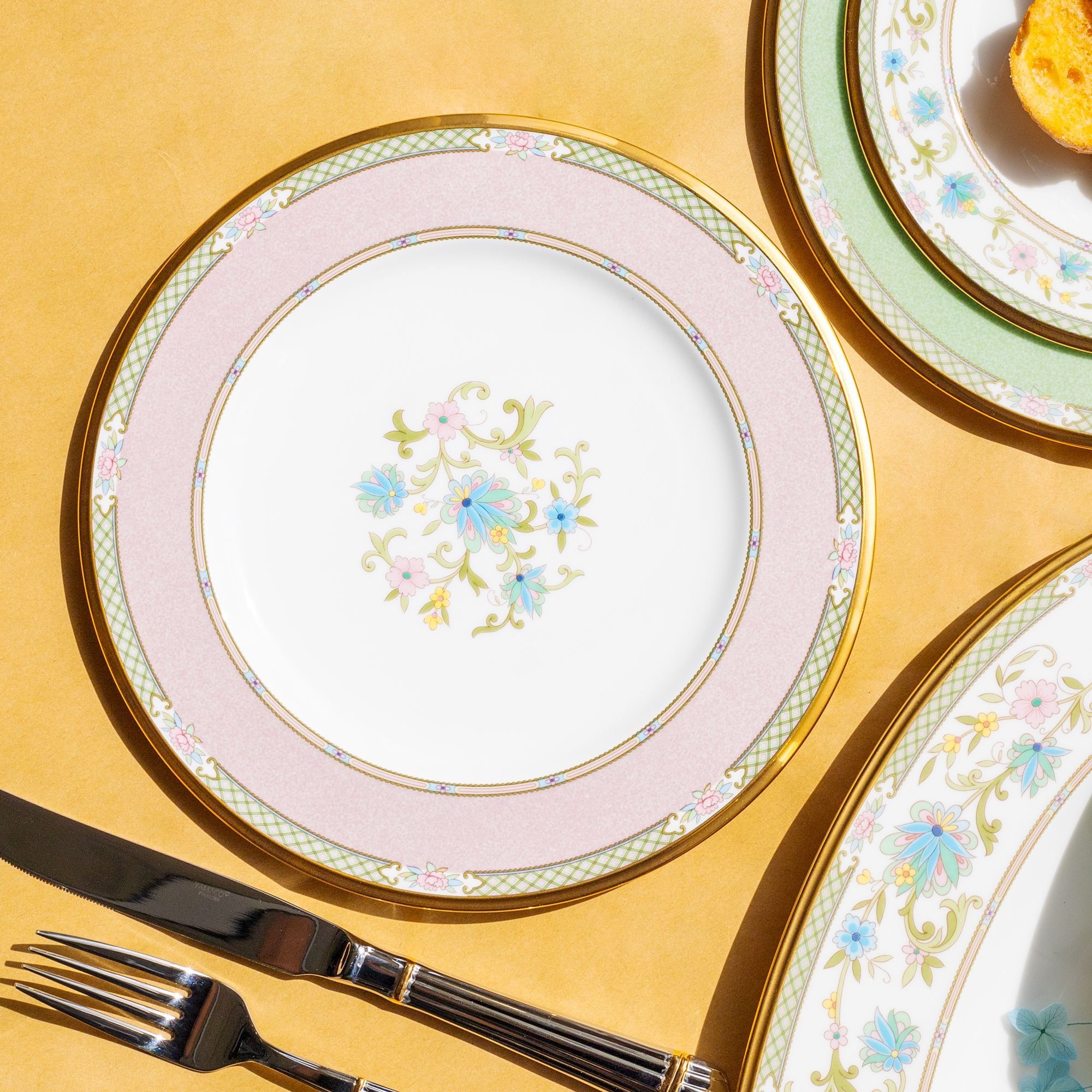 Đĩa tròn cỡ vừa đường kính 21,8cm loại đặc biệt (màu hồng) sứ xương Nhật Bản | Yoshino 9983-7J - 59511