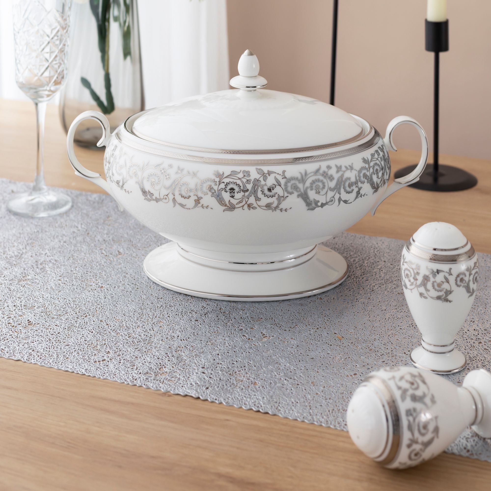 Bộ đĩa ăn kiểu Âu 22 món (cho 6 người) sứ xương | Noritake Summit Platinum 4919L - D024AN