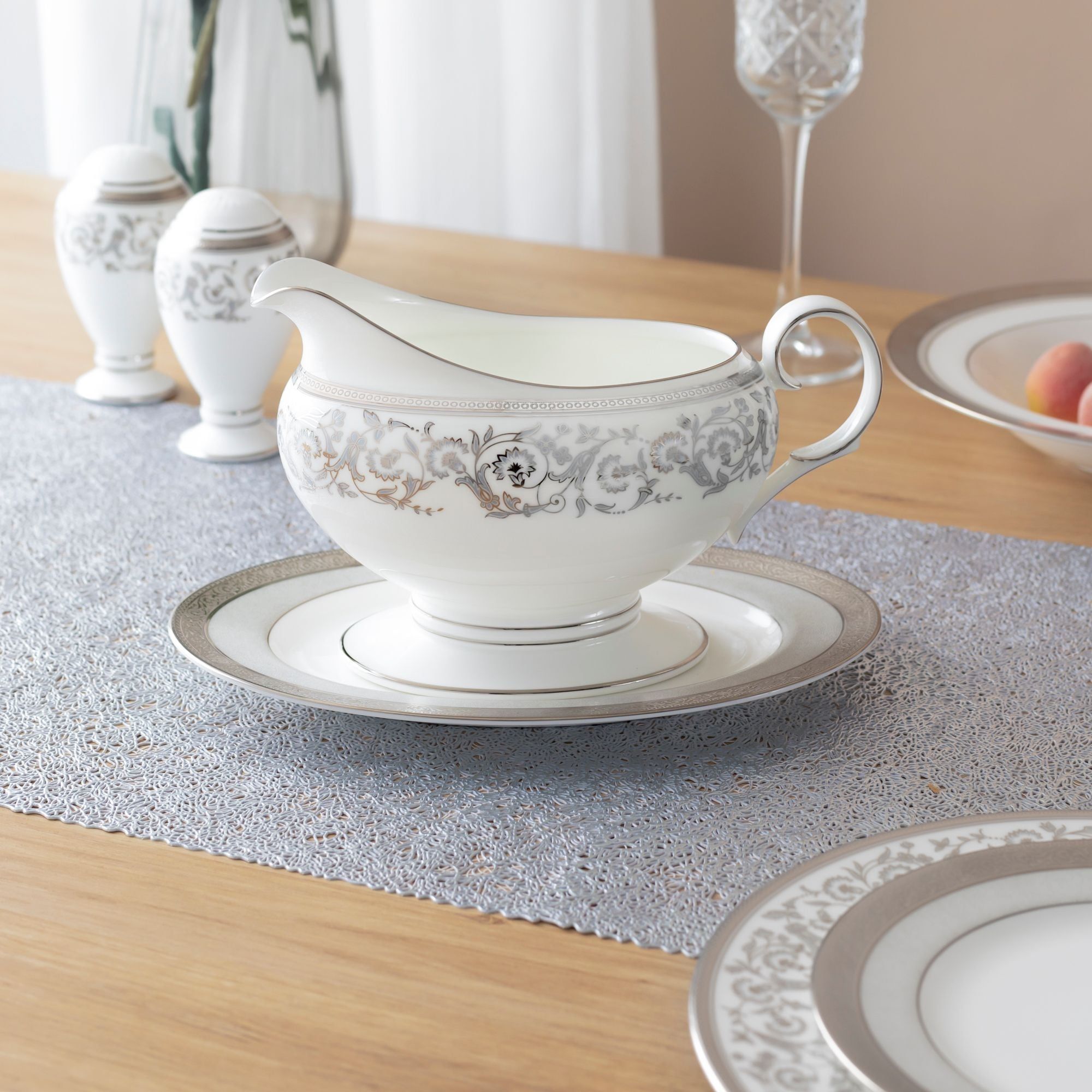 Bộ đĩa ăn kiểu Âu 22 món (cho 6 người) sứ xương | Noritake Summit Platinum 4919L - D024AN