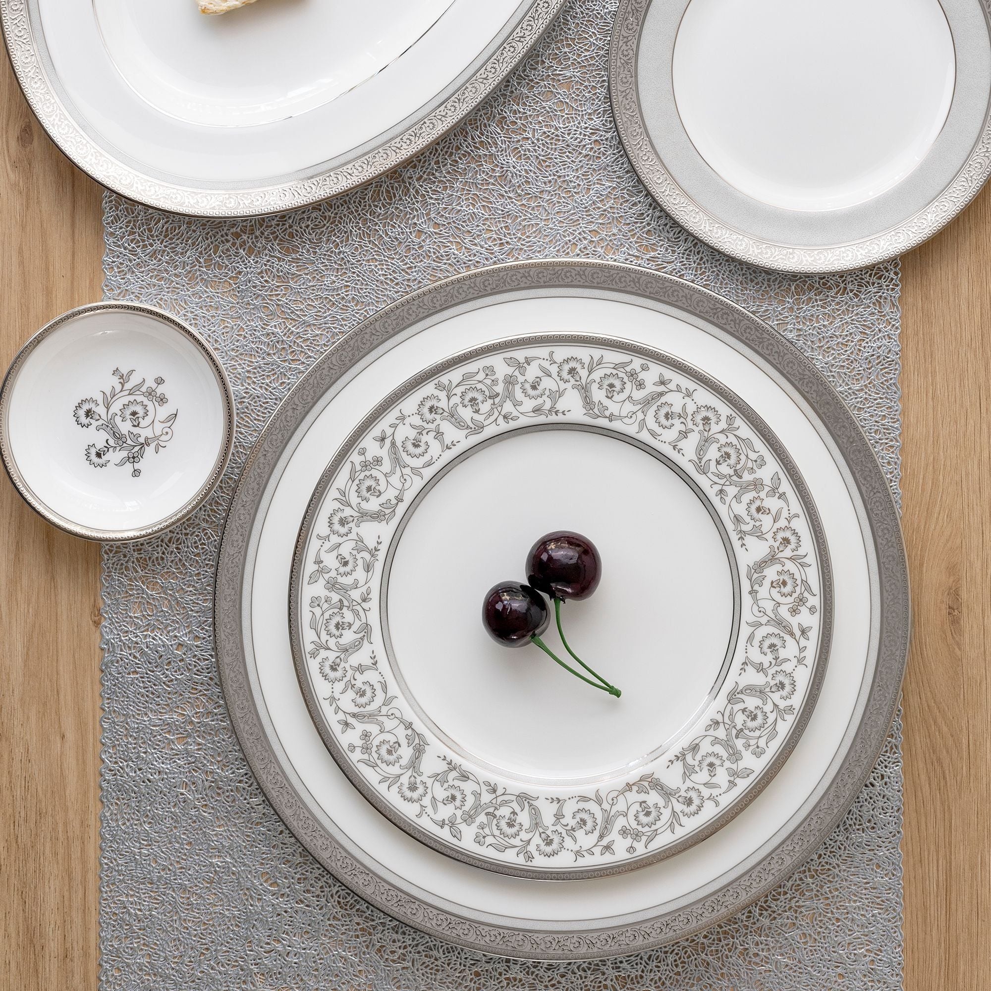 Bộ đĩa ăn kiểu Âu 22 món (cho 6 người) sứ xương | Noritake Summit Platinum 4919L - D024AN