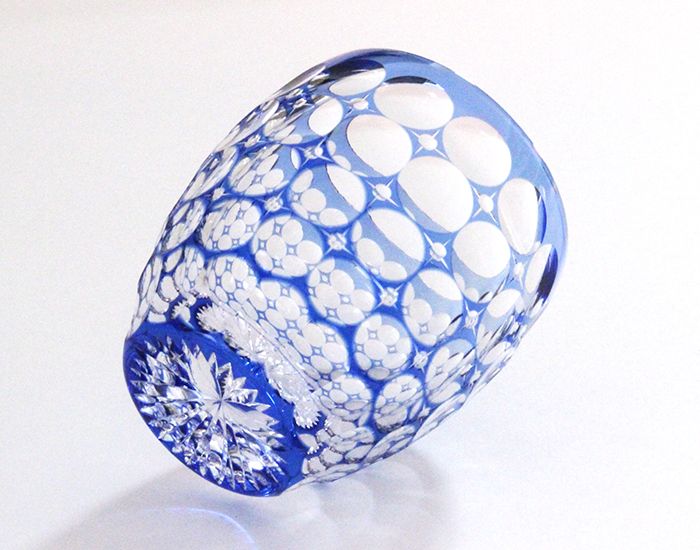 Ly pha lê rock glass Edo Kiriko "Hydrangea" 240ml màu xanh cobalt được chế tác bởi nghệ nhân Satoshi Nabeya | Kagami Crystal T727 - 2684-CCB