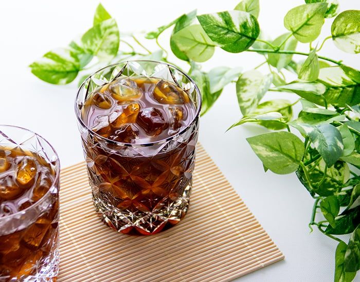 Ly pha lê rock glass họa tiết Edo Kiriko 'Shihou' 250ml màu trà được chế tác bởi nghệ nhân Satoshi Nabeya | Kagami Crystal T748 - 2834-BLK