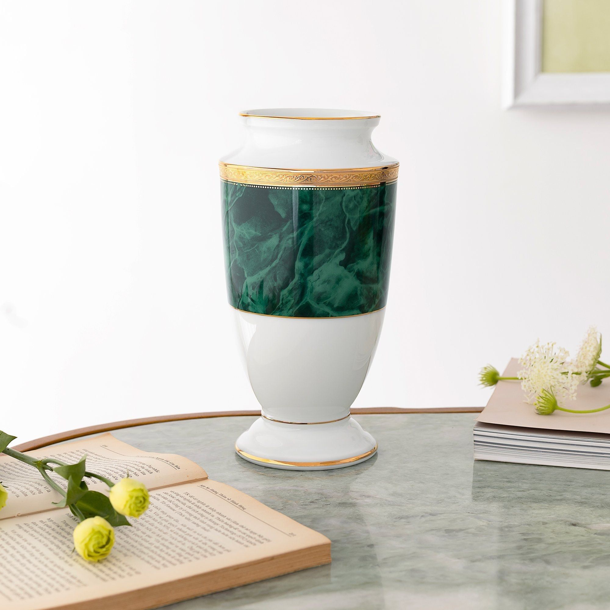 Bình hoa (lọ hoa) trang trí thân bầu cao 23cm (màu xanh - jade) sứ trắng | Noritake Majestic Green M-164L - T91875K