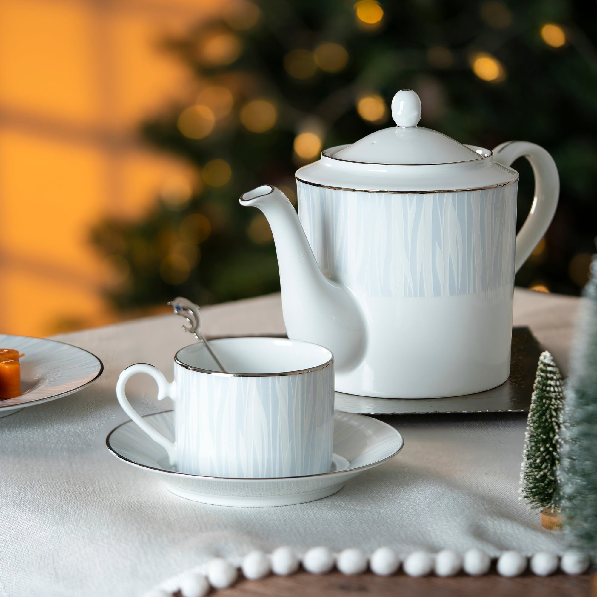 Bộ ấm chén uống trà (ấm 1.500ml, chén 240ml) 15 món sứ trắng | Noritake Glacier Platinum 1702L - T017A