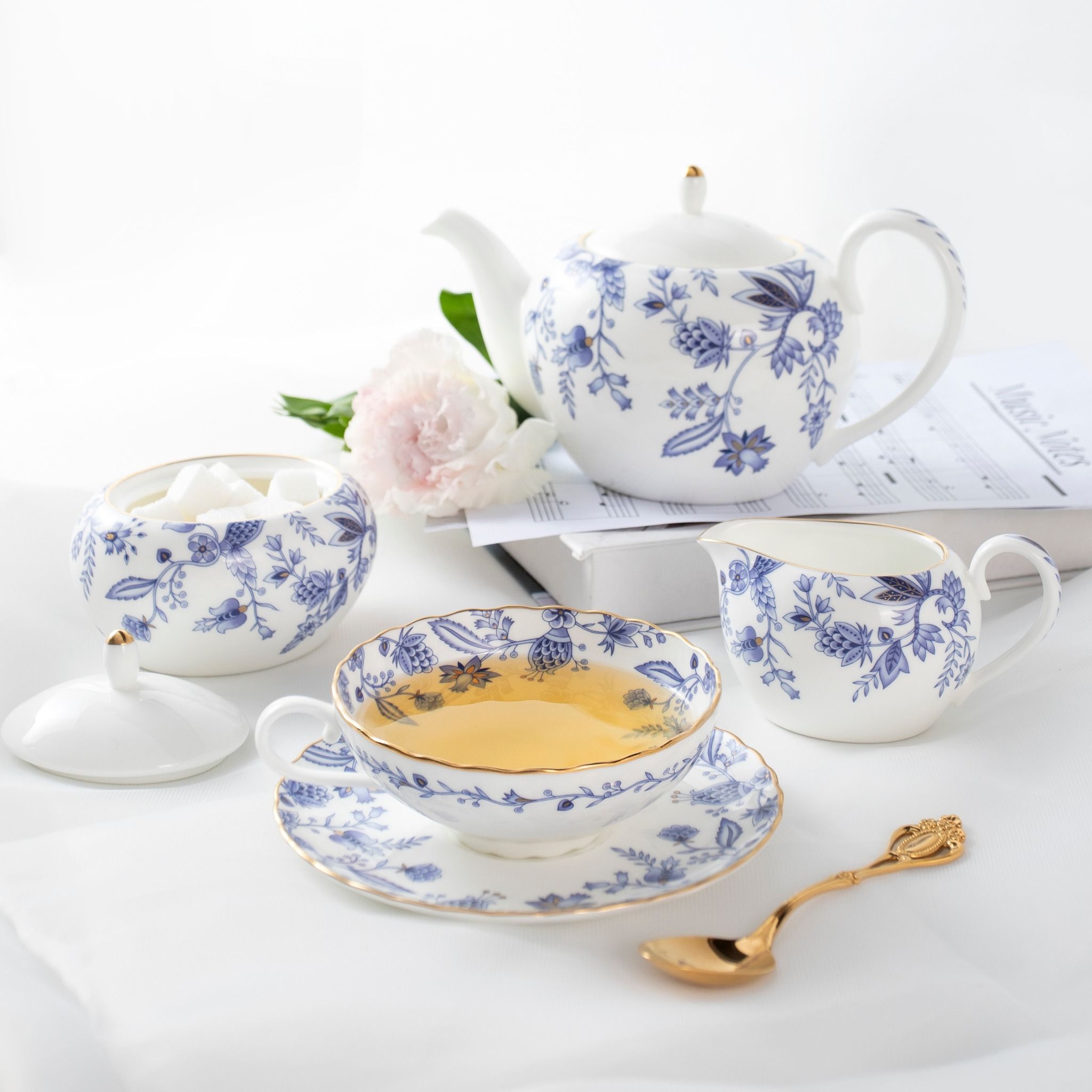 Bộ ấm chén uống trà (ấm nhỏ 520ml, chén 180ml) 15 món sứ xương | Noritake Blue Sorrentino 4562L - T017LS