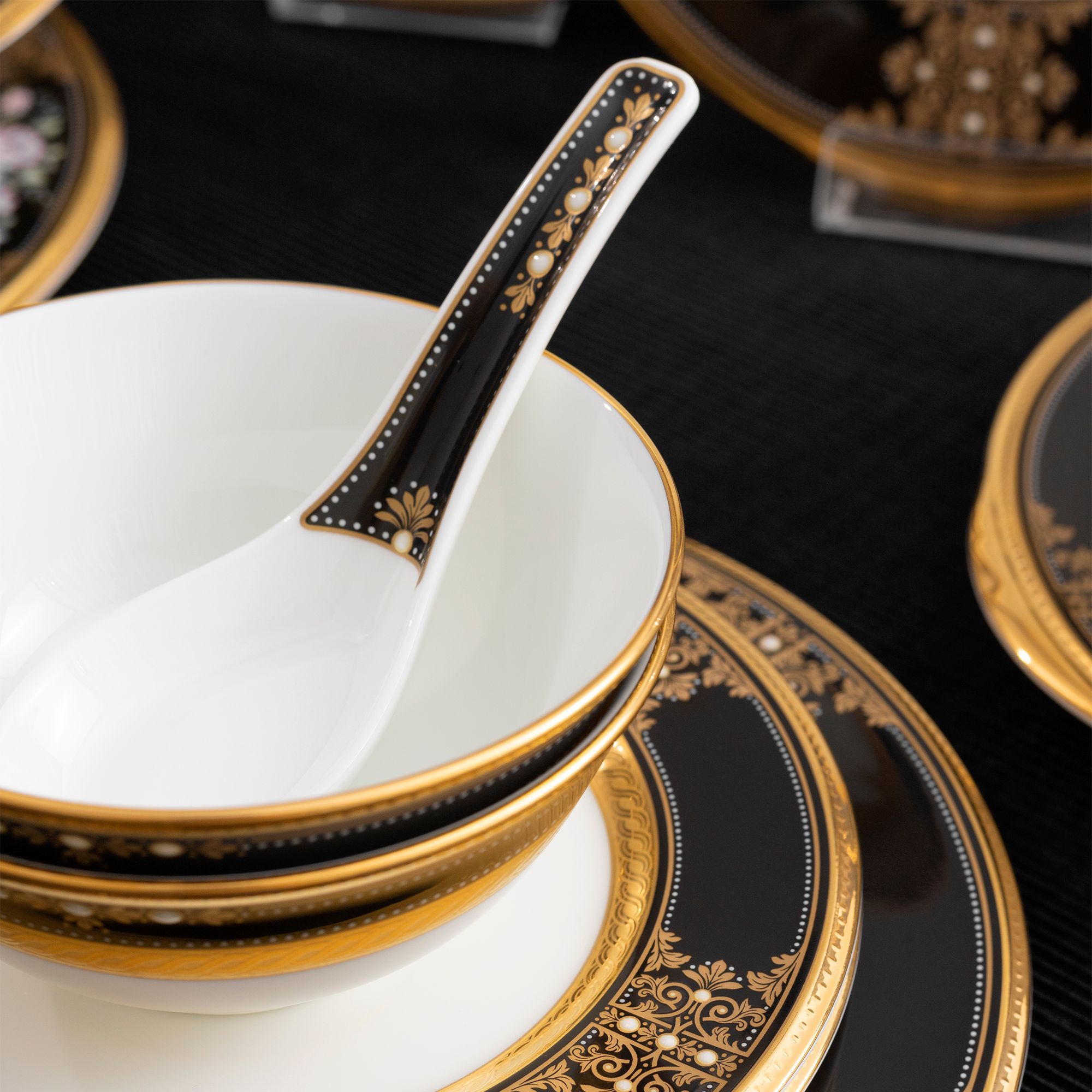 Thìa sứ (muỗng sứ) dài 13,3cm sứ xương Nhật Bản | Noritake Evening Majesty 4818J - 50130