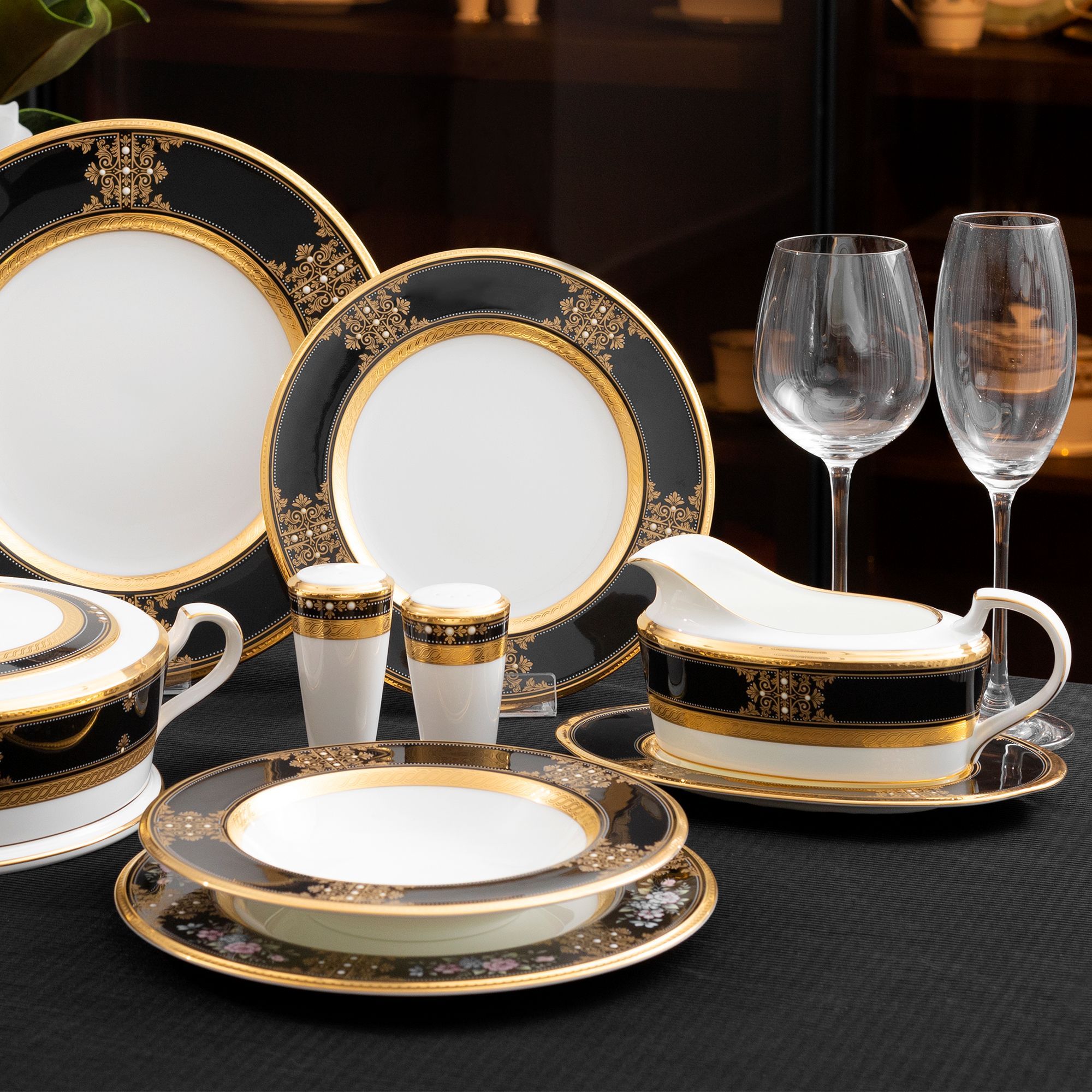 Bình (hũ) đựng nước xốt dung tích 580ml kèm đĩa lót sứ xương Nhật Bản | Noritake Evening Majesty 4818J - 59541