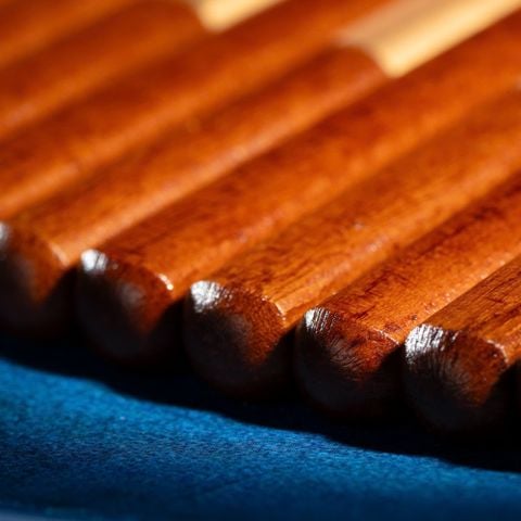  Bộ 05 đôi đũa gỗ Nhật Caro vàng sơn mài màu nâu kèm hộp | Hyozaemon Chopstick 1115 - K-359HG5 