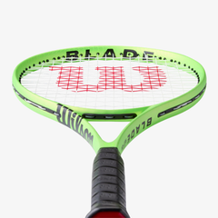 Vợt Tennis Wilson Blade Feel RXT 105 Tennis Racket Đã Căng Dây WR197710U2