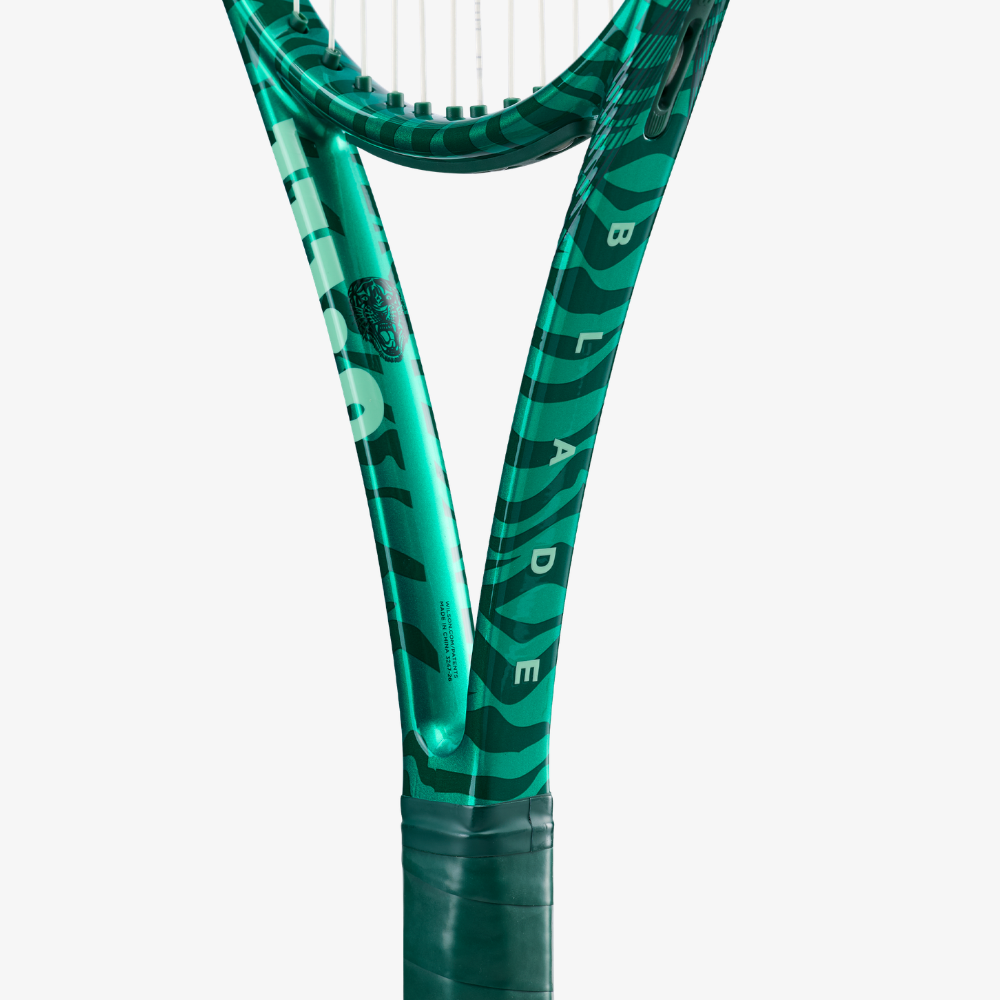 Vợt Tennis Wilson Tiger Blade 98 16X19 V10 Chưa Căng Dây  WRP00032011U2