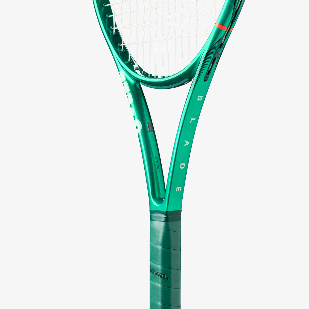 Vợt Tennis Wilson Blade 100UL V10 WR208411U2