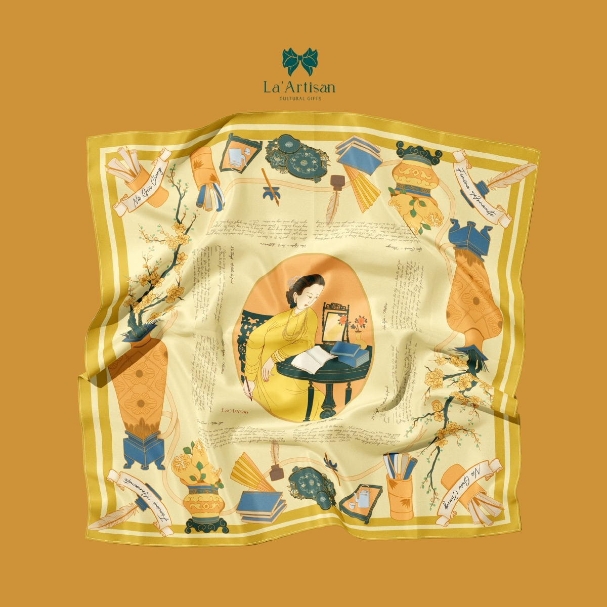 Khăn vuông họa tiết Sương Nguyệt Anh