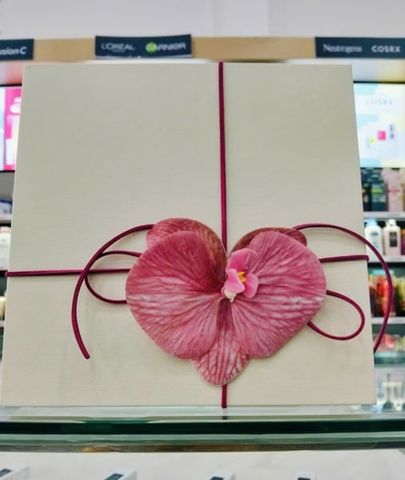 Hộp quà Hoa Lan vuông to 20x20x8cm