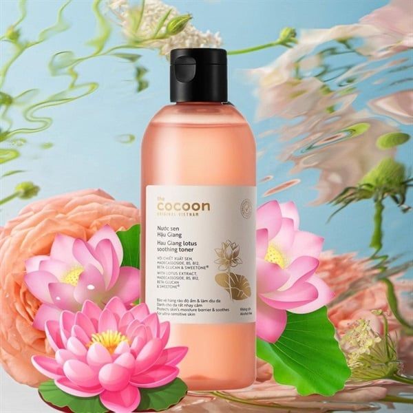 Nước Hoa Hồng Cocoon Sen Hậu Giang - 310ml