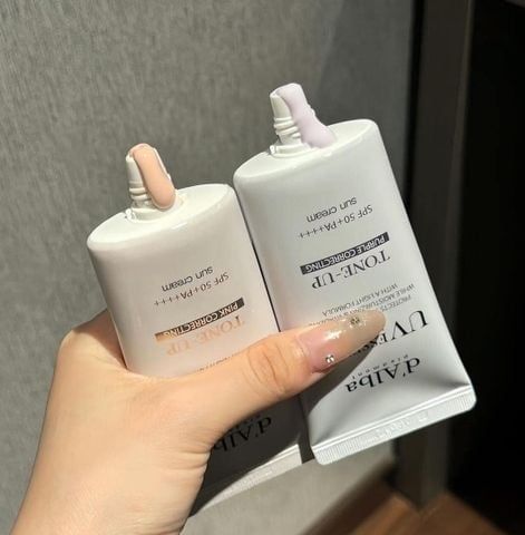 Kem chống nắng d'Alba Waterfull Tone-Up 50ml