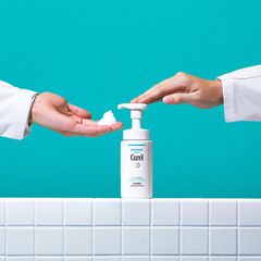 Curél Sữa Rửa Mặt Dạng Bọt Cấp Ẩm Chuyên Sâu 150ml