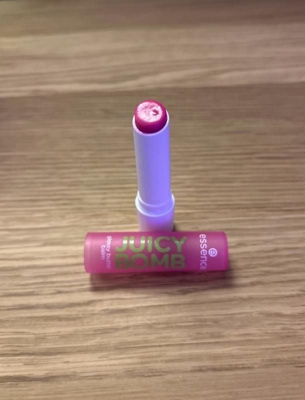 Son dưỡng Essence juicy bomb glossy butter balm 2,5g
