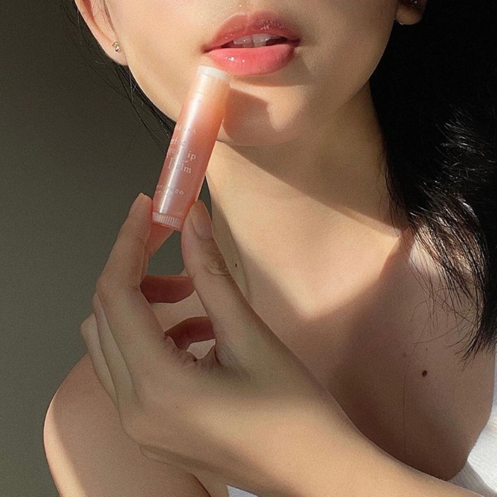 Son dưỡng môi Senka Perfect Aqua Lip Balm ban ngày