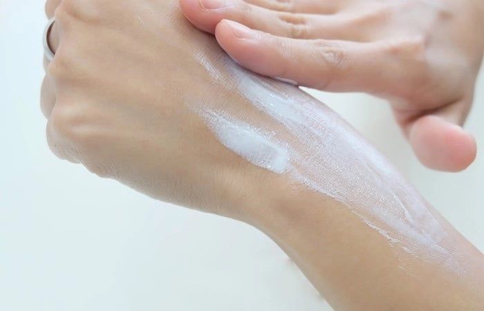 Serum Chống Nắng Dưỡng Thể Kháng Bụi Mát Lạnh Biore UV SPF 50+/PA+++