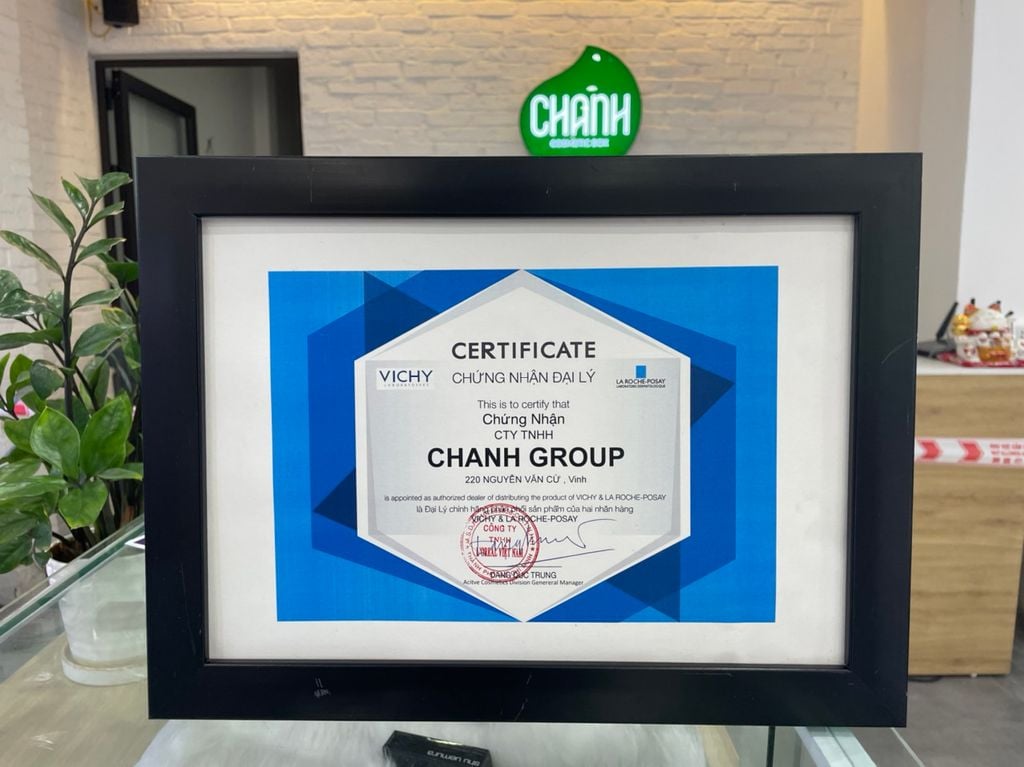 Sữa Chống Nắng La Roche-Posay Dưỡng Sáng Mờ Thâm - 50ml  Anthelios UVMune400 Anti-dark Spots