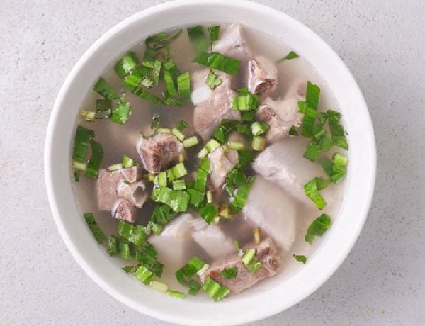 Canh xương khoai sọ