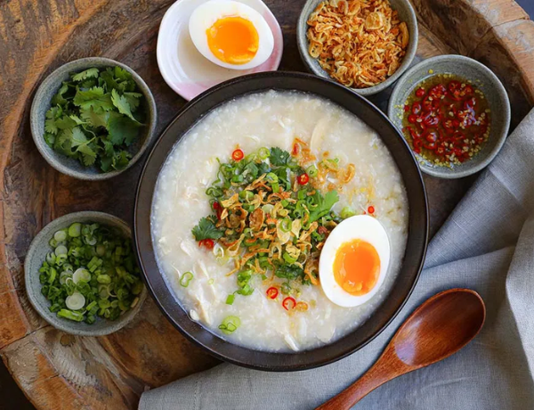 Cháo yến mạch gà xé nấm hương