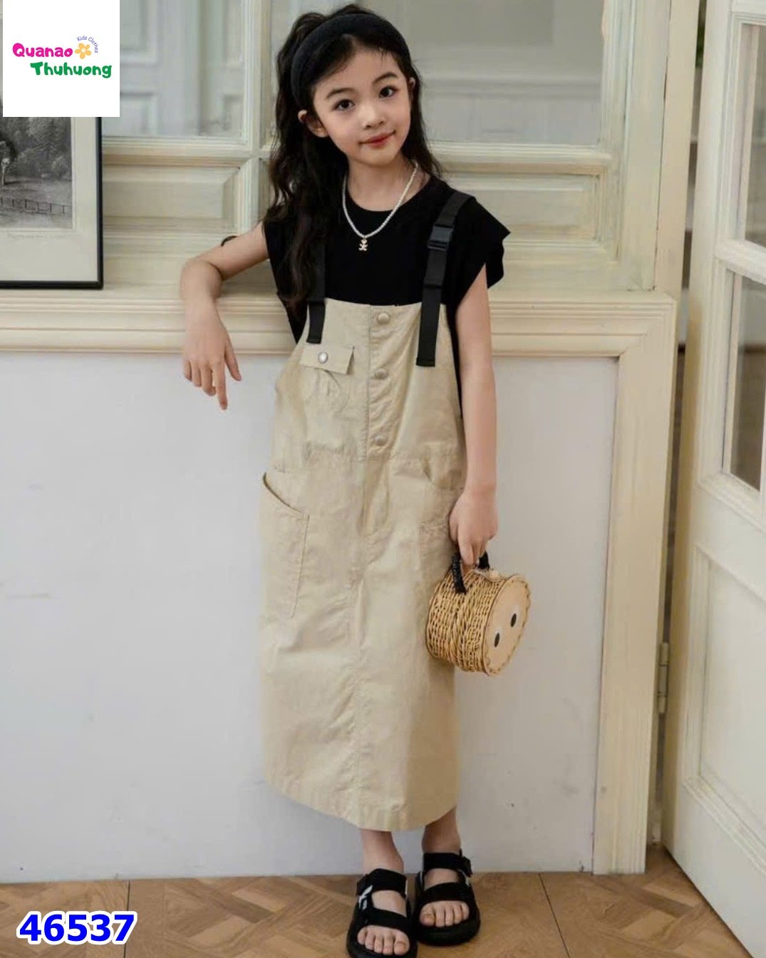 46537 - Set đầm yếm kem, áo croptop đen