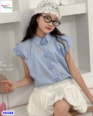 Áo sơ mi xanh nút hoa