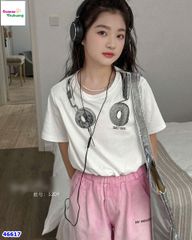Áo Croptop trắng tai nghe