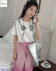 Áo Croptop trắng tai nghe