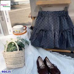 Chân váy xám chấm bi