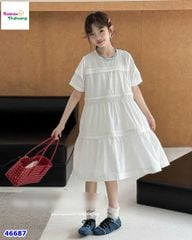 Đầm trắng viền tầng