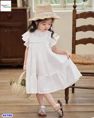 Đầm Luca trắng sát nách hoa