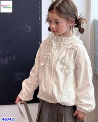 Aó khoác WinWin kem đính nơ