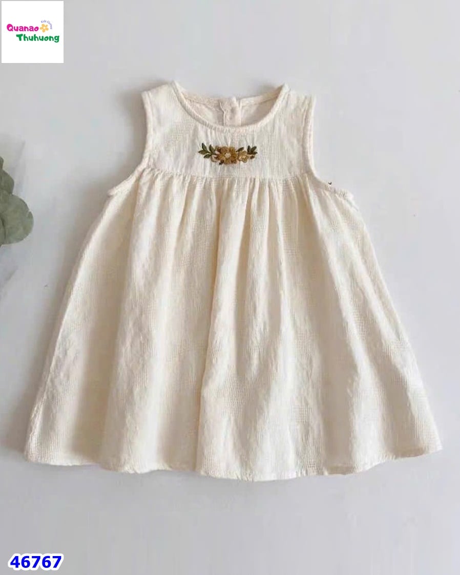 Đầm kem sát nách thêu hoa