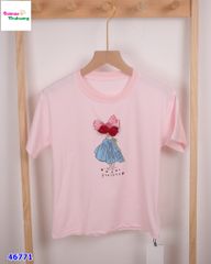 Áo hồng cô gái cài nơ