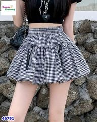 Chân váy bí caro đen