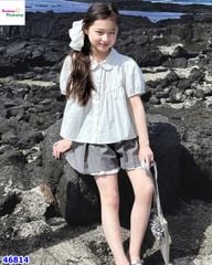 Set Cho-Hee áo sơmi trắng, quần xám