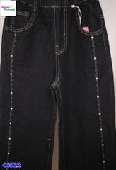 Quần jean xanh đính hạt