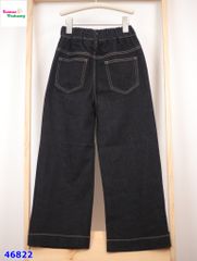 Quần jean xanh đính hạt