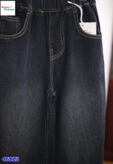 Quần jean xanh ren trắng