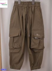 Quần túi hộp JLBB nâu thêu chữ D